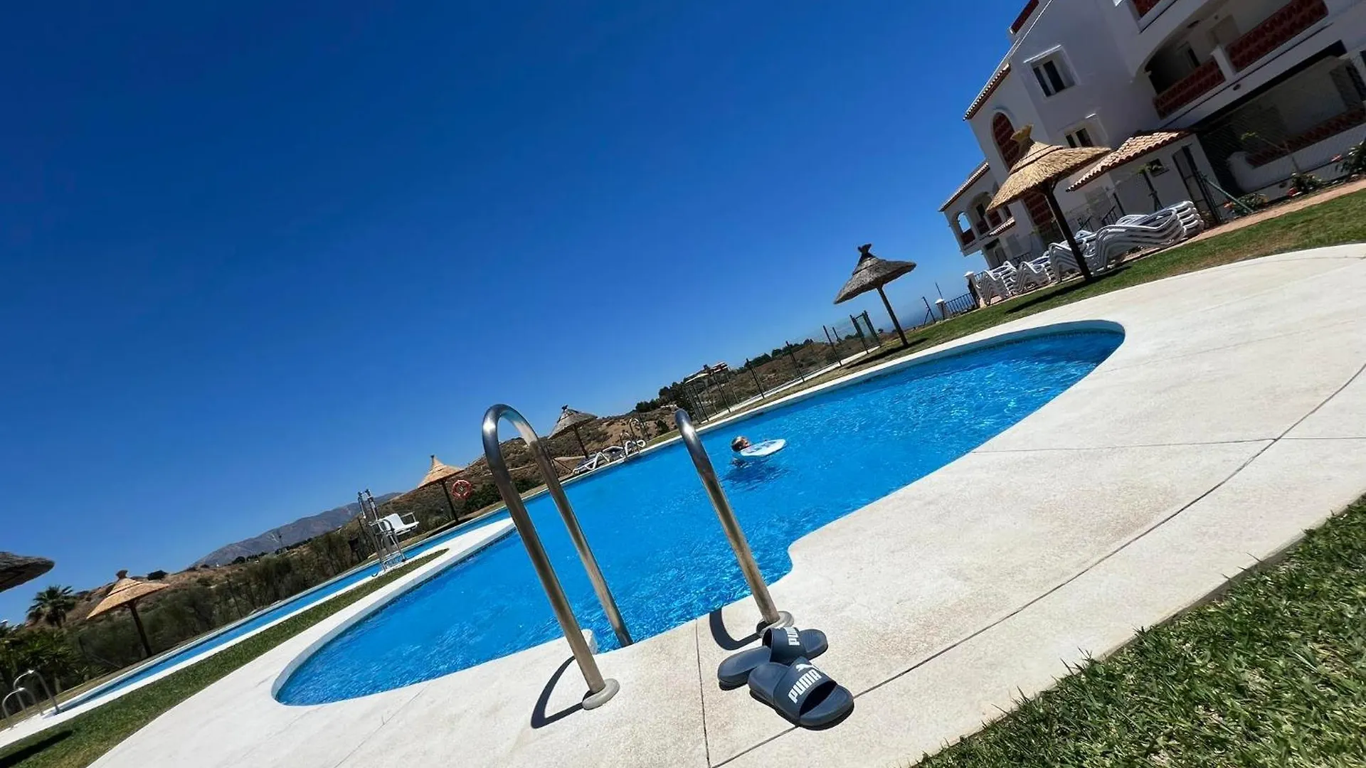 2 Bedroom Apartment Sitio De Calahonda, Mijas, 4 Pools!