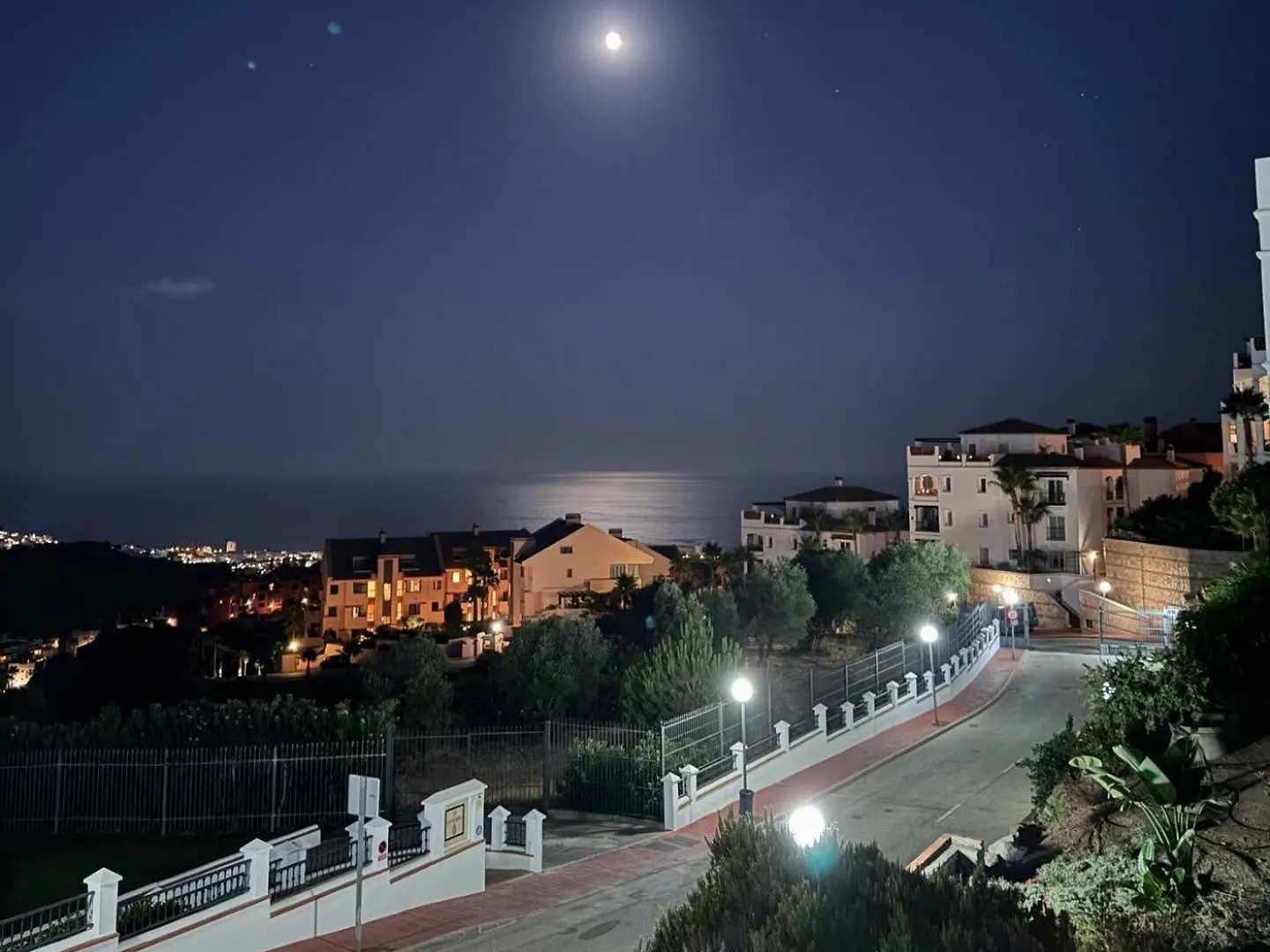 Contactos de 2 Bedroom Apartment Sitio De Calahonda, Mijas, 4 Pools!